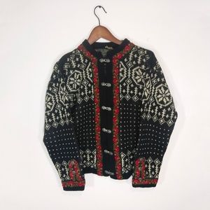 DIRDALSTRIKK Scandinavian Cardigan Sweater